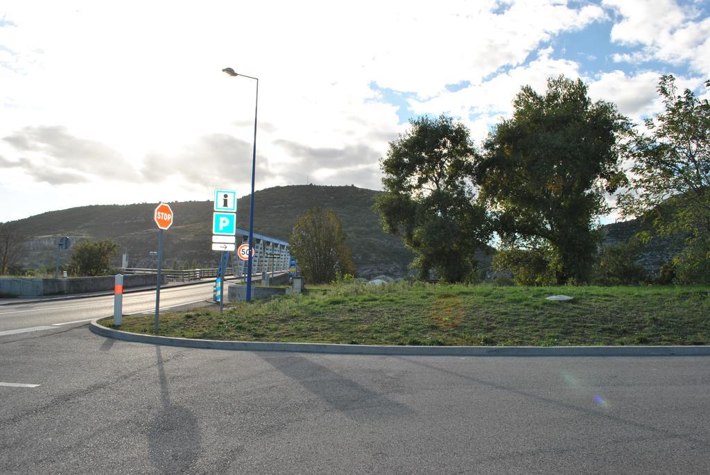 Ibis Budget Loriol Le Pouzin Exterior foto